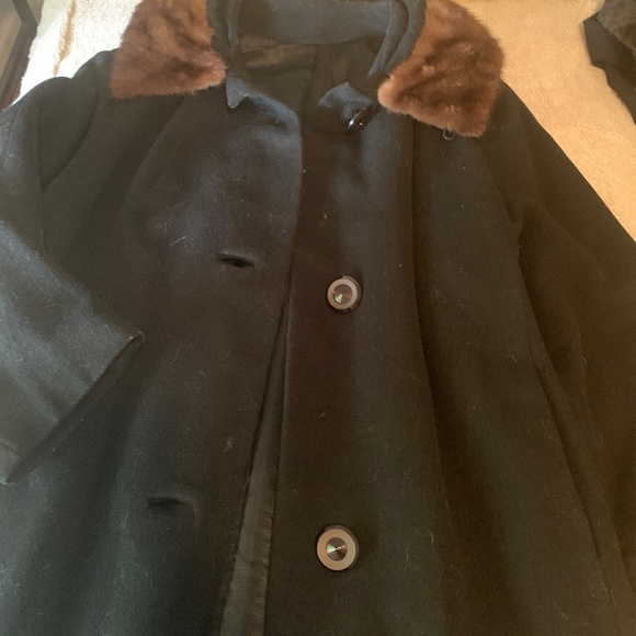 Black wool 1950’s coat with fur collar - Picture 1 of 2